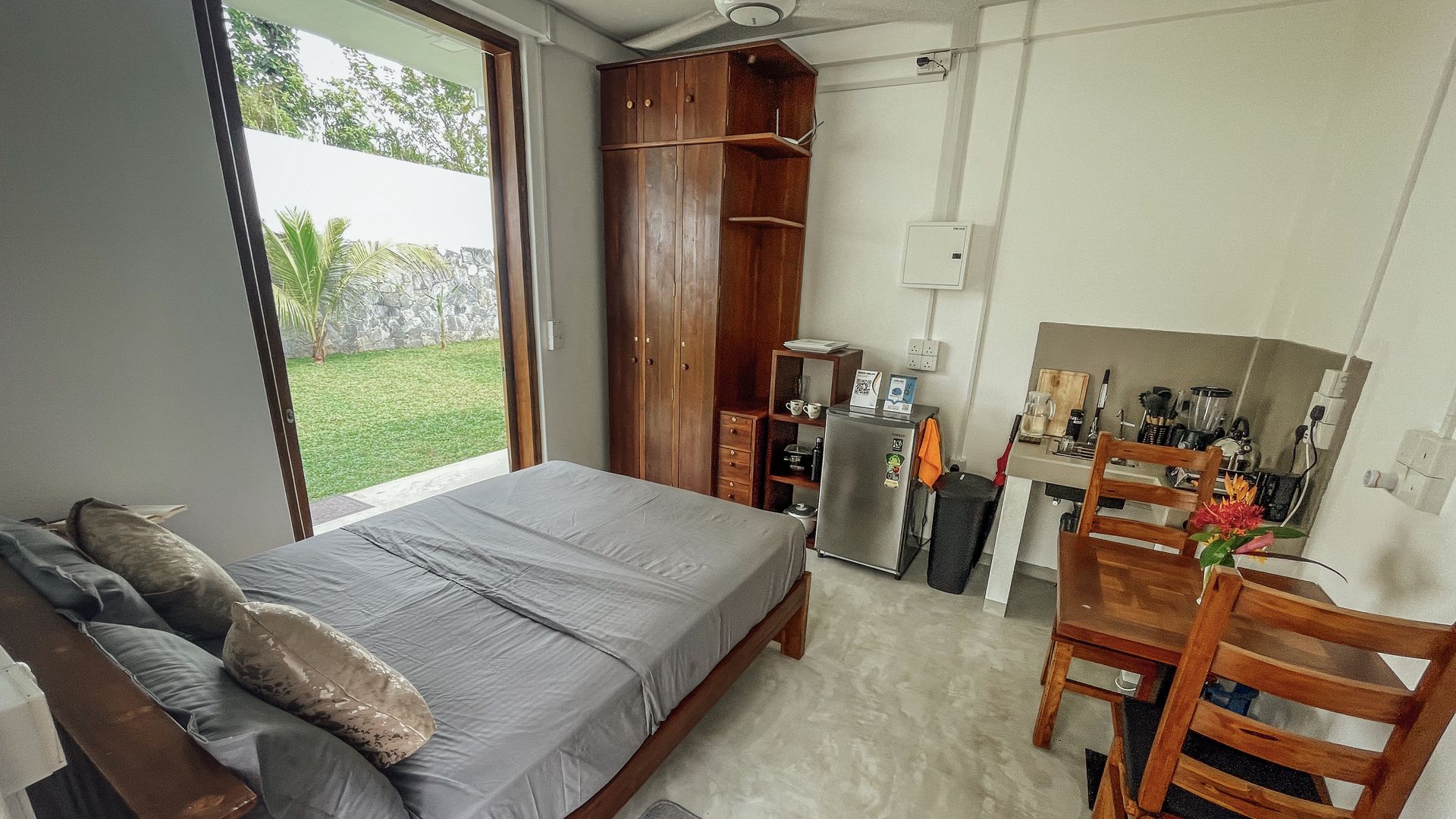 Aliya Watunu Hena — Cabin photo